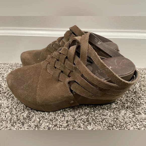 Antelope shoes women's wedged heels, size 37 EU or 6.5 US - Picture 4 of 14